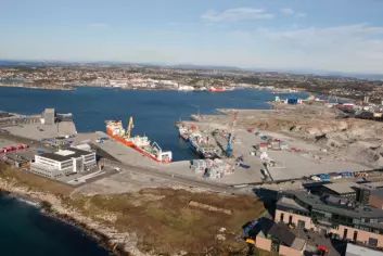 Etableringen av havnen i Risavika er en god illustrasjon på hvordan et privat-ooffentlig styringsnettverk har vært med på å å legge til rette for utbygging av et stort infrastrukturprosjekt i Stavanger-regionen. (Foto: Risavika Havn AS)