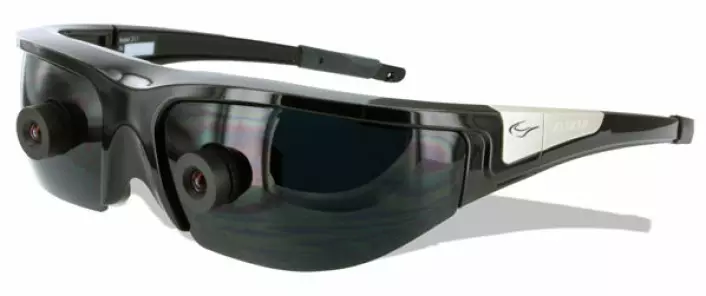 Den amerikanske produsenten Vuzix har lansert disse AR-brillene med to kameraer, som gir 3D-dybdesyn. Modellen kommer snart på markedet. (Pressefoto: Vuzix Corporation.)
