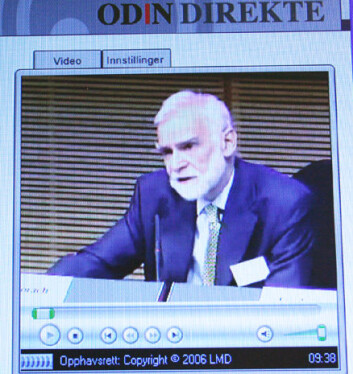 "E. coli-utvalget er blitt ledet av professor Stuart A. Slorach. Dagens pressekonferanse ble også overført på web-tv på informasjonstjenesten www.odin.dep.no. Foto: Andreas R. Graven" "E. coli-utvalget er blitt ledet av professor Stuart A. Slorach. Dagens pressekonferanse ble også overført på web-tv på informasjonstjenesten www.odin.dep.no. Foto: Andreas R. Graven"