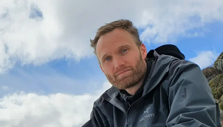 - Det er urimelig at norske pasienter som tar stamcelleterapi utenlands ikke får økonomisk støtte, når de sparer helsevesenet for store utgifter, sier Vidar Wahlberg. - Det er urimelig at norske pasienter som tar stamcelleterapi utenlands ikke får økonomisk støtte, når de sparer helsevesenet for store utgifter, sier Vidar Wahlberg.