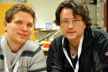 Audun Pedersen (t.v.) fra CMR Instrumentation og Erling Kolltveit ved Michelsen IMT arbeider med ny teknologi for måling av CO2 i vann. (Foto: Gunn Janne Myrseth, CMR) Audun Pedersen (t.v.) fra CMR Instrumentation og Erling Kolltveit ved Michelsen IMT arbeider med ny teknologi for måling av CO2 i vann. (Foto: Gunn Janne Myrseth, CMR)