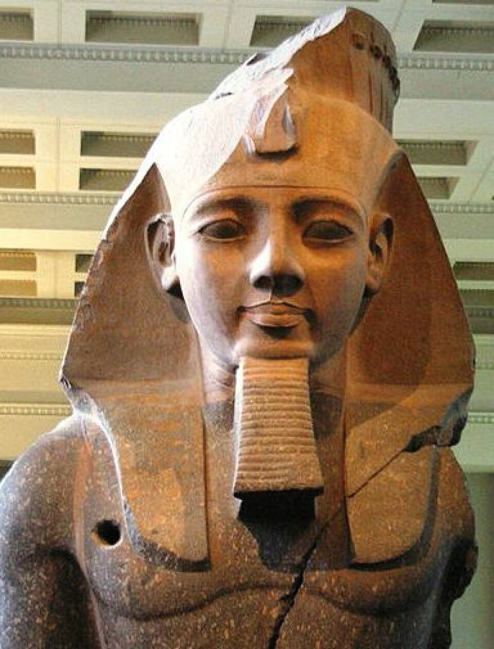 Statue av Ramses II på British Museum. (Foto: Nina Aldin Thune/ Wikimedia Commons. Se lisens)