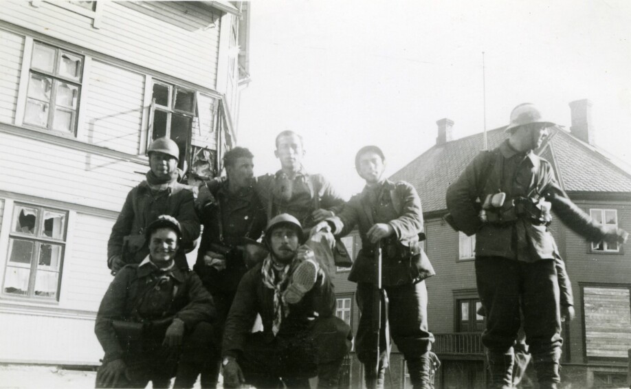 Franske fremmedlegionærer feirer gjenerobringen av Narvik 28. mai 1940.
