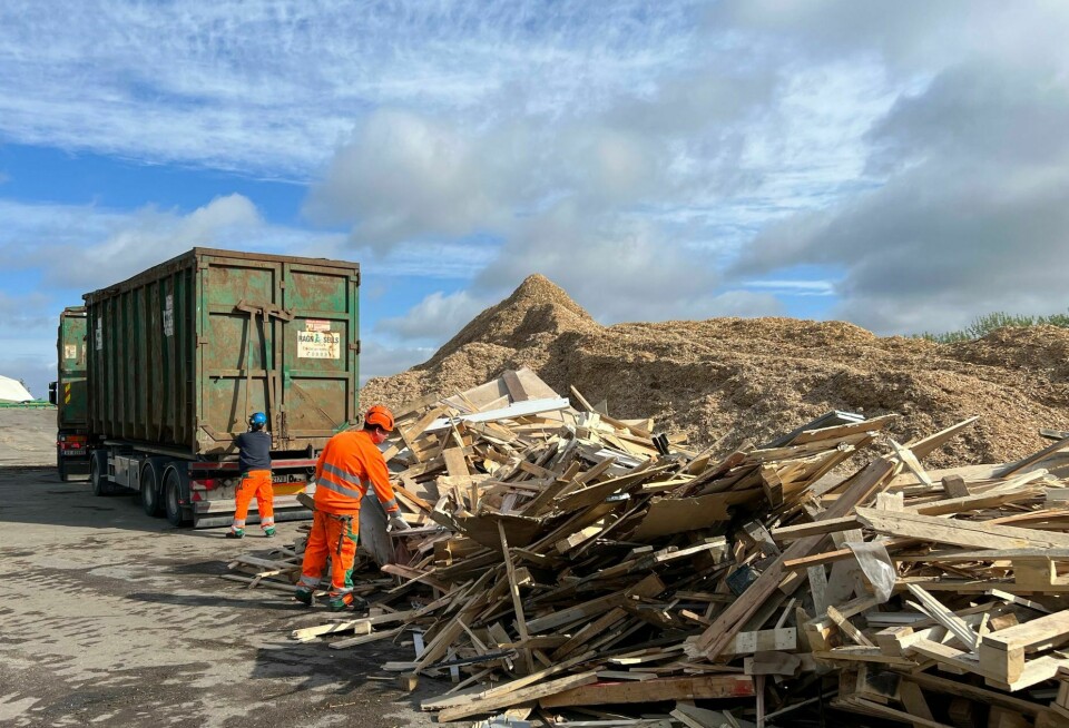 På avfallsmottaket til Ragn-Sells i Moss, er målet å finne ut hvilken kvalitet trematerialet som kommer inn har.