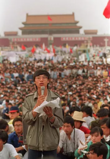 Bildet viser studentleder Wang Dan som holder en appell på Den himmelske freds plass 27. mai 1989.