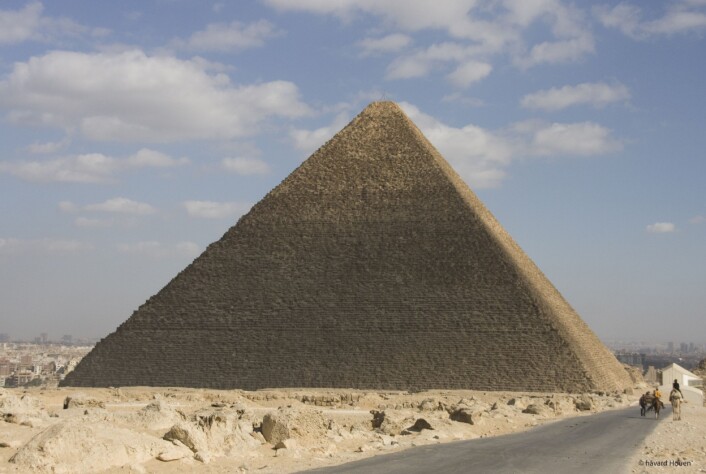 Khufus pyramide, bedre kjent som Kheopspyramiden. Khufus pyramide, bedre kjent som Kheopspyramiden.