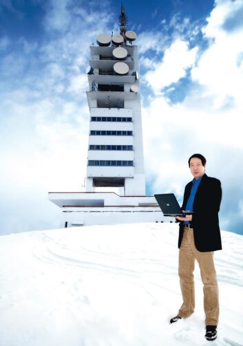 "Professor Chunming Rong. Foto: Elisabeth Tønnessen" "Professor Chunming Rong. Foto: Elisabeth Tønnessen"
