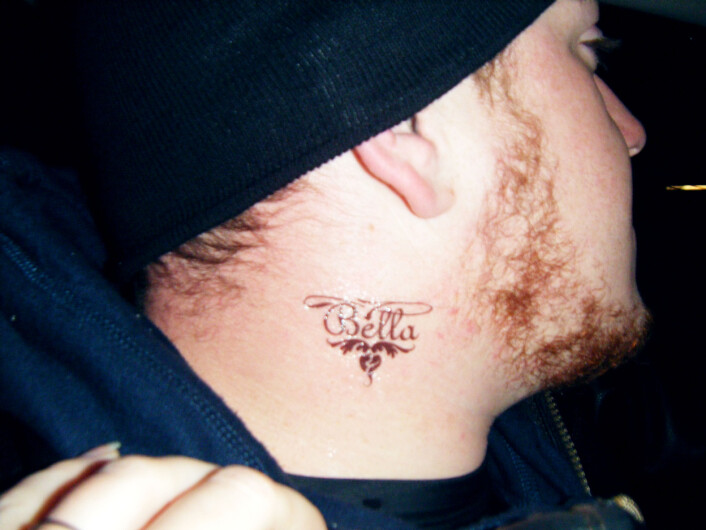 Du er ikke en Twi-hard før du har fått deg en Twi-tat – tatoveringer med Twilight-tema er kanskje et av de mer ekstreme uttrykk for vampyrtrenden. Foto: fuschia foot/ flickr.com Du er ikke en Twi-hard før du har fått deg en Twi-tat – tatoveringer med Twilight-tema er kanskje et av de mer ekstreme uttrykk for vampyrtrenden. Foto: fuschia foot/ flickr.com