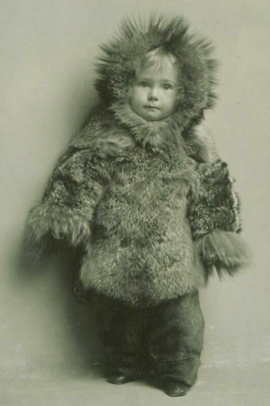 Marie Ahnighito Peary fikk mellomnavnet sitt etter kvinnen som laget den første pelsdrakten til henne.