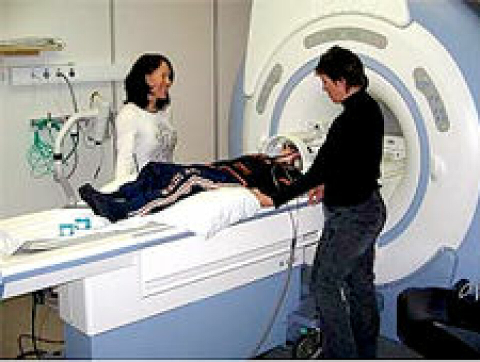 For første gang er hjernen til dyslektikere kartlagt med MRI-skanner mens de løste lese- og skriveoppgaver. (Illustrasjonsfoto: fMRI-gruppen)