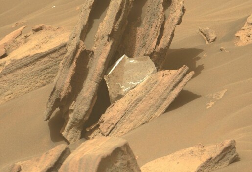 Tar bilde av sitt eget søppel på Mars