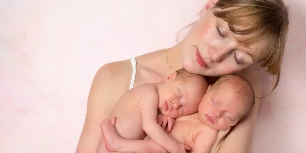 Tvillingmødre er ikke mer fruktbare enn andre, selv om de i snitt føder oftere. Tvert imot gir flere fødsler økt sjanse for at minst én av disse er en tvillingfødsel.