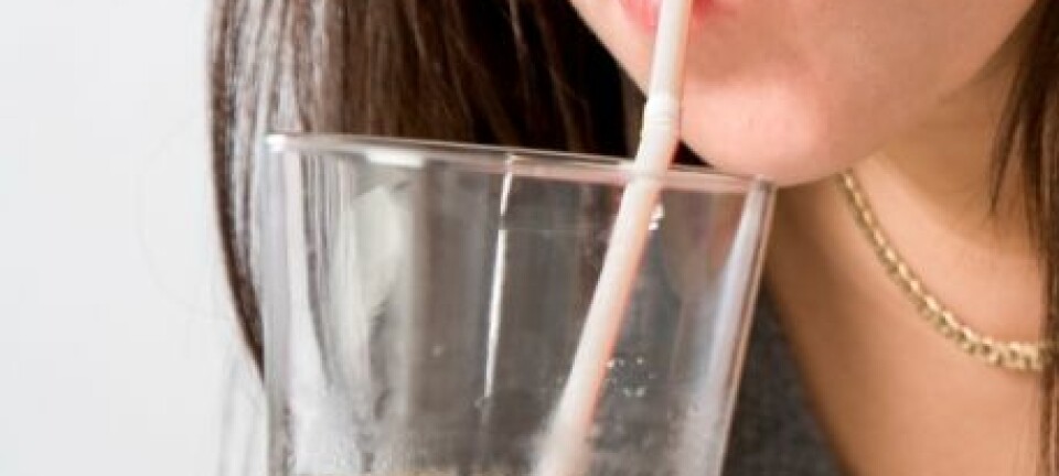En studie sponset av sukkerindustrien antyder at sukkerdrikke ikke gjør deg feit. (Foto: www.colorbox.no)
