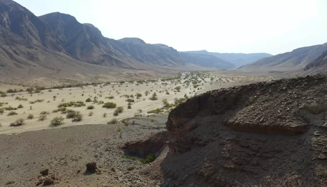 Denne U-formede ørkendalen i Kaokoland nordvest i Namibia har en gang i tiden blitt formet av en isbre og ble deretter til en dyp fjord, mener forskerne. Tenk på Sognefjorden eller en annen norsk vestlandsfjord.