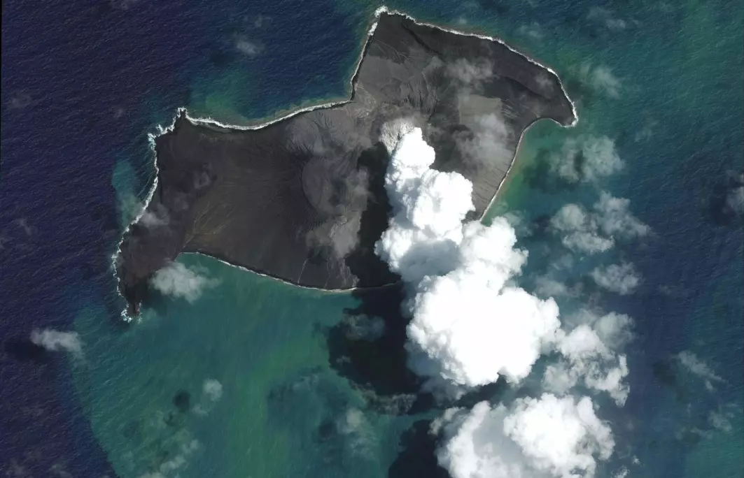 Hunga Tonga - Hunga-Haa'pai-vulkanen ni dager før det voldsomme utbruddet fant sted.