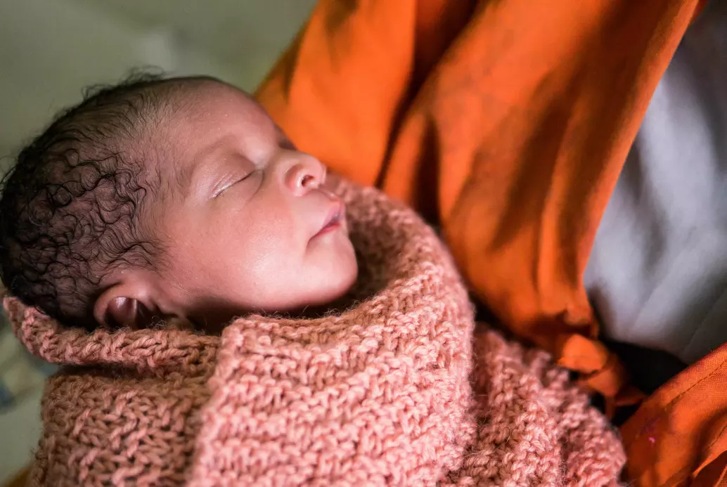I Tanzania kan mange flere overleve fødsler. Nye metoder gjør at flere nyfødte overlever i land der helsevesenet har færre ressurser.