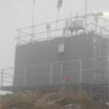 Birkenesobservatoriet i tåke