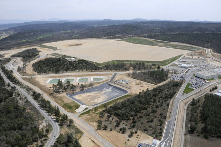 Flyfoto av området der ITER skal bygges, tatt i juni 2010. (Foto: Agence ITER France) Flyfoto av området der ITER skal bygges, tatt i juni 2010. (Foto: Agence ITER France)
