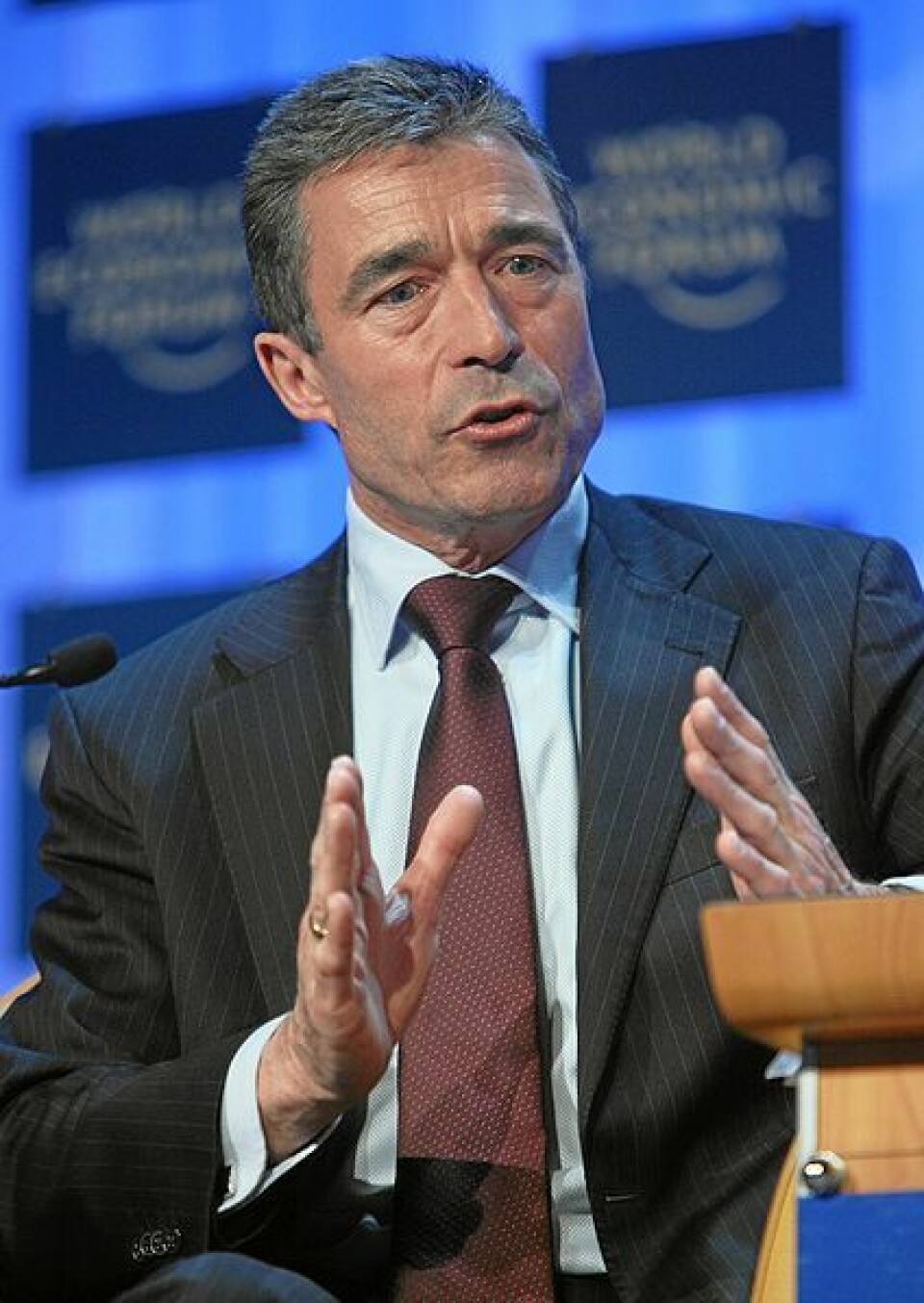 Anders Fogh Rasmussen, tidligere statsminister i Danmark, nå generalsekretær for NATO, fotografert i 2008 under World Economic Forum i Davos i Sveits. (Foto: World Economic Forum / Wikimedia Commons, se lisens her)