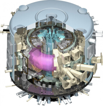 Gjennomskåret modell av ITER-reaktoren med hete, elektrisk ladede gasser ved høyt trykk, plasma, i midten. (Illustrasjon: ITER Organization) Gjennomskåret modell av ITER-reaktoren med hete, elektrisk ladede gasser ved høyt trykk, plasma, i midten. (Illustrasjon: ITER Organization)