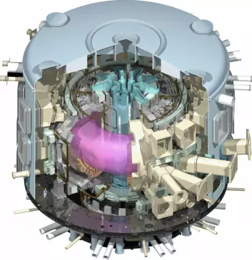 Gjennomskåret modell av ITER-reaktoren med hete, elektrisk ladede gasser ved høyt trykk, plasma, i midten. (Illustrasjon: ITER Organization)