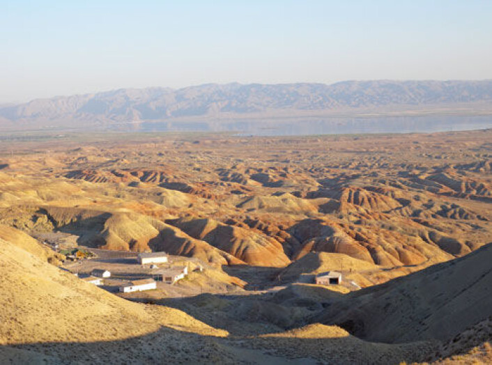 Bildet viser landskapet ved Duzdagi og inngangen til den moderne saltgruven. (Foto: Séverine Sanz, CNRS) Bildet viser landskapet ved Duzdagi og inngangen til den moderne saltgruven. (Foto: Séverine Sanz, CNRS)