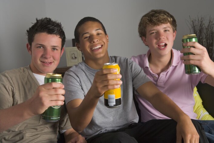 Hvordan henger tidlig alkoholdebut og alkoholisme sammen? Det er tema i en omfattende studie. Hvordan henger tidlig alkoholdebut og alkoholisme sammen? Det er tema i en omfattende studie.