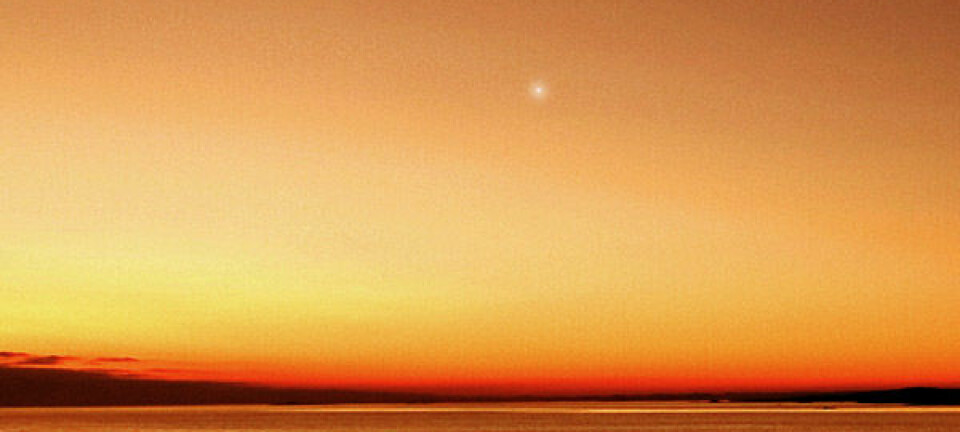 Slik vil Merkur se ut på morgenhimmelen. Bildet er kunstig laget, og lysstyrken på Merkur er overdrevet med hensikt. (Bilde: colourbox.no/forskning.no)