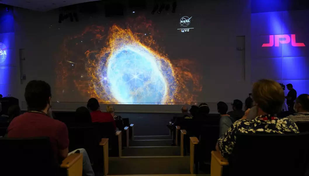 Et bilde av stjernetåke, tatt fra James Webb-romteleskopet, vises under en pressekonferanse på NASA Jet Propulsion Laboratory i forrige uke. Man har store forventninger til James Webb-teleskopets muligheter.