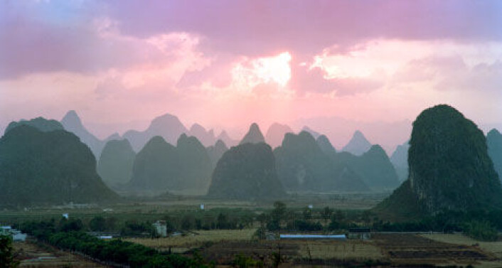 Funnene er gjort i en kalksteinshule i provinsen Guangxi Zhuang i Sør-Kina. Bildet viser formasjoner av kalksteinsfjell fra en annen del av samme provins. (Foto: iStockphoto) Funnene er gjort i en kalksteinshule i provinsen Guangxi Zhuang i Sør-Kina. Bildet viser formasjoner av kalksteinsfjell fra en annen del av samme provins. (Foto: iStockphoto)