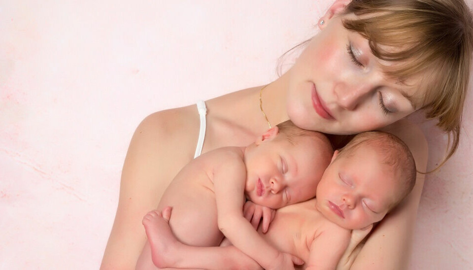 Twin mothers are not more fertile than others, although on average they give birth more often. On the contrary, multiple births increase the chance that at least one of them is a twin birth.