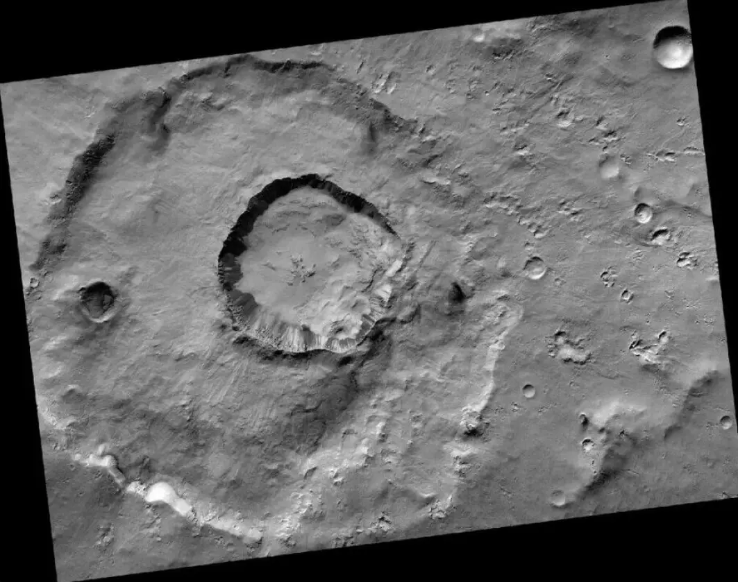 Forskerne har oppkalt Mars-krateret etter byen Karratha i det vestlige Australia. Byen er hjemsted for noen av jordens eldste bergarter.