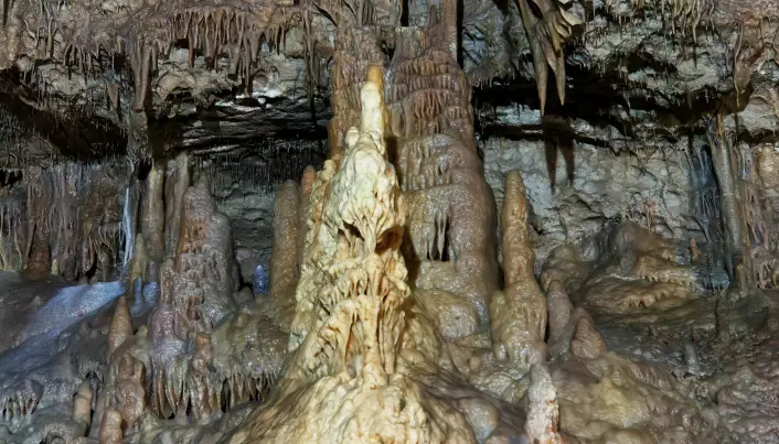 Grotter passer kanskje ikke mørkredde personer så godt. Dette bildet er fra grotten New Athos i Georgia.