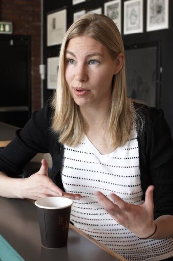 Det er utfordrende å forske på småbarns språkforståelse. Janne von Koss Torkildsen har benyttet seg av avanserte teknologiske hjelpemidler for å kunne studere den elektriske aktivitet i barnas hjerne. (Foto: Annica Thomsson) Det er utfordrende å forske på småbarns språkforståelse. Janne von Koss Torkildsen har benyttet seg av avanserte teknologiske hjelpemidler for å kunne studere den elektriske aktivitet i barnas hjerne. (Foto: Annica Thomsson)