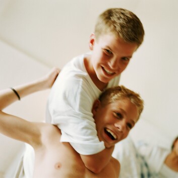 Vold mellom jevnbyrdige menn eller gutter er den mest sosialt aksepterte formen for vold. (Illustrasjonsfoto: www.colourbox.no) Vold mellom jevnbyrdige menn eller gutter er den mest sosialt aksepterte formen for vold. (Illustrasjonsfoto: www.colourbox.no)