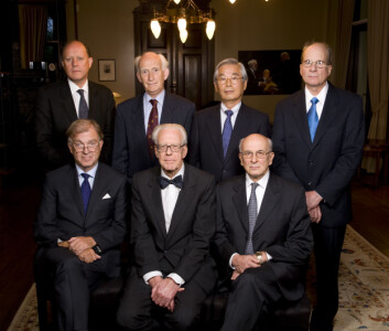 Vinnere av Kavliprisene 2008. Sten Grillner (foran fra venstre), Karolinska Institutet, Sverige, Maarten Schmidt, California Institute of Technology, USA og Pasko Rakic, Yale University School of Medicine, USA. Thomas Jessell (bak fra venstre), Columbia University, USA, Donald Lynden-Bell, Cambridge University, England, Sumio Iijima, Meijo University, Japan og Louis E. Brus, Columbia University, USA. (Foto: Samfoto) Vinnere av Kavliprisene 2008. Sten Grillner (foran fra venstre), Karolinska Institutet, Sverige, Maarten Schmidt, California Institute of Technology, USA og Pasko Rakic, Yale University School of Medicine, USA. Thomas Jessell (bak fra venstre), Columbia University, USA, Donald Lynden-Bell, Cambridge University, England, Sumio Iijima, Meijo University, Japan og Louis E. Brus, Columbia University, USA. (Foto: Samfoto)