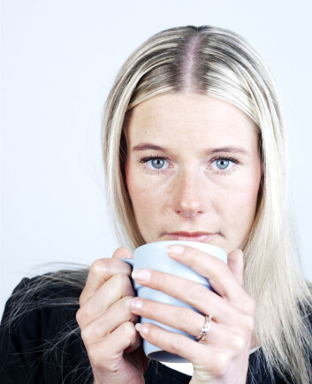 "Når kjæresten din ser på deg med et hengivent blikk over kaffekoppen, kan forklaringen dessverre være banal. - Fysisk varme gir også varmere følelser, i følge forskerne bak den nye studien. (Illustrasjonsfoto: Colourbox.com)" "Når kjæresten din ser på deg med et hengivent blikk over kaffekoppen, kan forklaringen dessverre være banal. - Fysisk varme gir også varmere følelser, i følge forskerne bak den nye studien. (Illustrasjonsfoto: Colourbox.com)"
