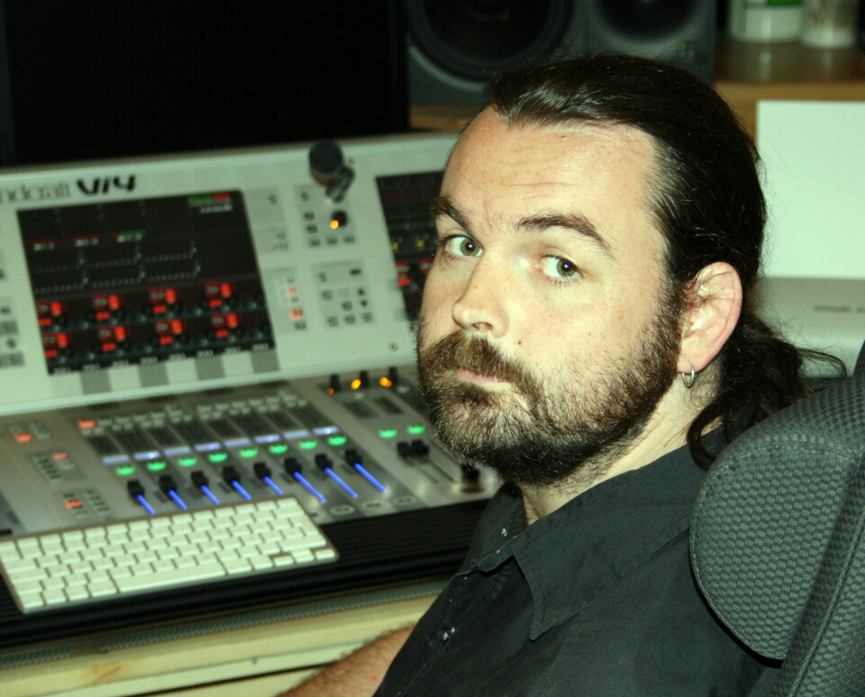 Trond Engum komponerer elektroakustisk musikk, som for en stor grad blir til i studio. (Foto: Synnøve Ressem)