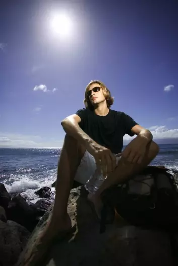 "Den lange sommeren, sterk sol og tynt ozonlag over Australia gjør at folk holder seg unna sola så godt de kan. Det kan føre til D-vitaminmangel. Illustrasjonsfoto: www.clipart.com"