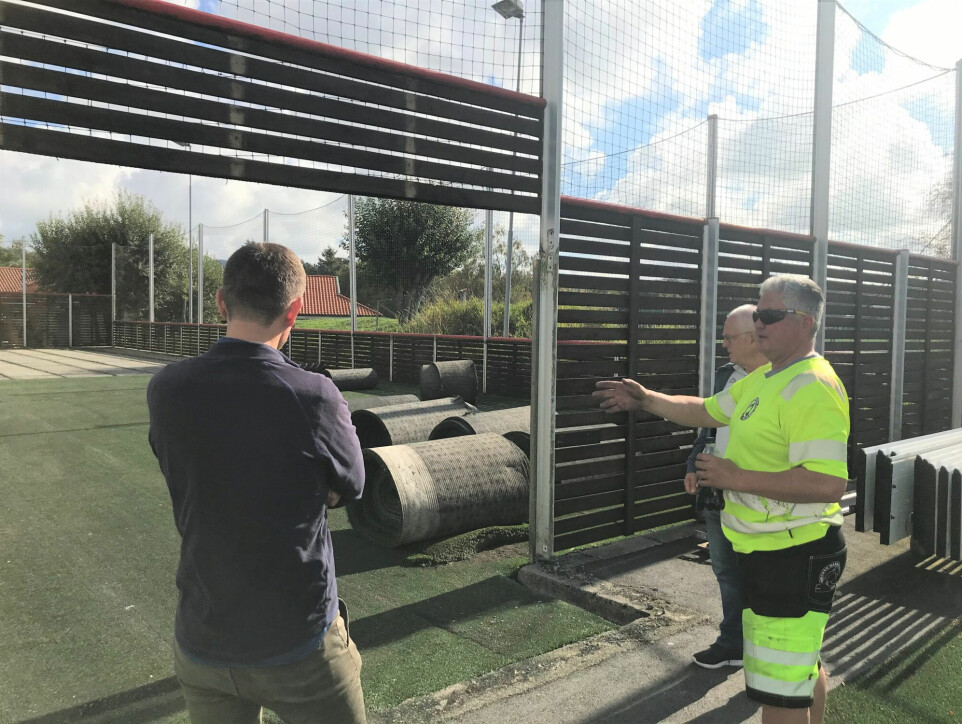 “Used and often worn-out artificial turf pitches are strewn with rubber crumb and other small plastic particles. Our aim is to ensure that this material doesn’t find its way into the natural environment,” says Fredrik Skurve (right) at Green Recycling.
