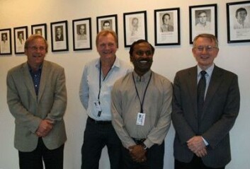 Deltakere på Intervensjonssenterets symposium: (F.v.) Adm. direktør Morten Reymert, Rikshospitalet, avd. leder Erik Fosse, Intervensjonssenteret, prosjektleder Ilangko Balasingham og adm. dir. Arvid Hallén, Norges forskningsråd. Deltakere på Intervensjonssenterets symposium: (F.v.) Adm. direktør Morten Reymert, Rikshospitalet, avd. leder Erik Fosse, Intervensjonssenteret, prosjektleder Ilangko Balasingham og adm. dir. Arvid Hallén, Norges forskningsråd.