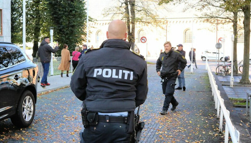 Politibetjenter i Aarhus hjelper gjengmedlemmer som vil ut av kriminalitet ved å være til stede når det virkelig gjelder.