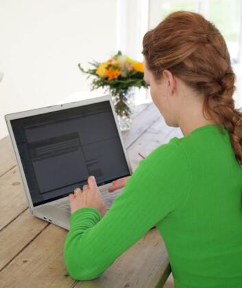 "Å legge ut om helseplagene sine på internett, oppleves som lettere enn å fortelle om det samme til venner og familie.(Illustrasjonsfoto: Colourbox.com)"
