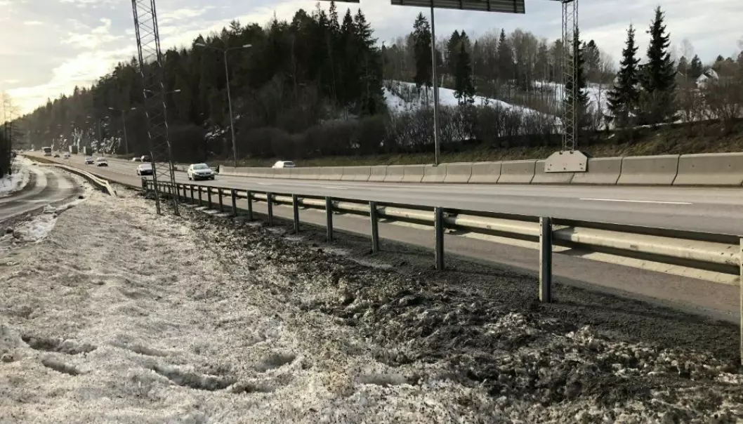 Lavere fartsgrense kan redusere forurensning fra bildekk og asfalt. Her fra Mortensrud i Oslo.