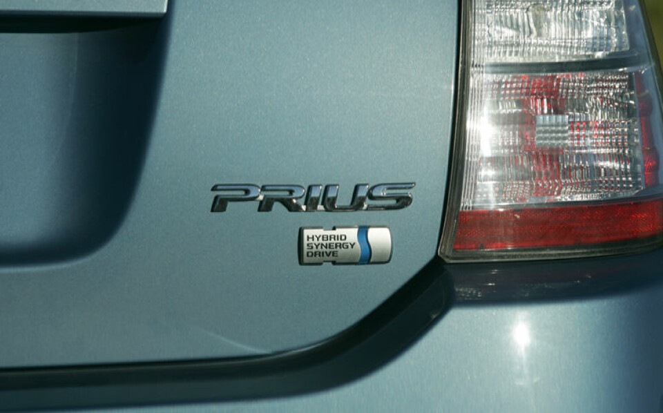 'Toyota Prius, med en hybridmotor som bruker bensin og elektrisitet, har solgt svært godt på verdensbasis. Den nyutviklede hydrogenbilen FCHV-adv har en rekkevidde på over 800 kilometer og skal være tilgjengelig i Japan allerede senere i år. (Illustrasjonsfoto: www.colourbox.no)'