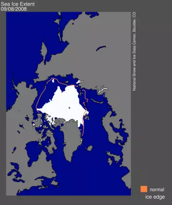 Kartet viser isutbredelsen i Arktis 8. sept. 2008. Den orange linjen viser normalutbredelsen, dvs. gjennomsnittet for denne dagen i perioden 1979 til 2000. (Kilde: National Snow and Ice Data Center)