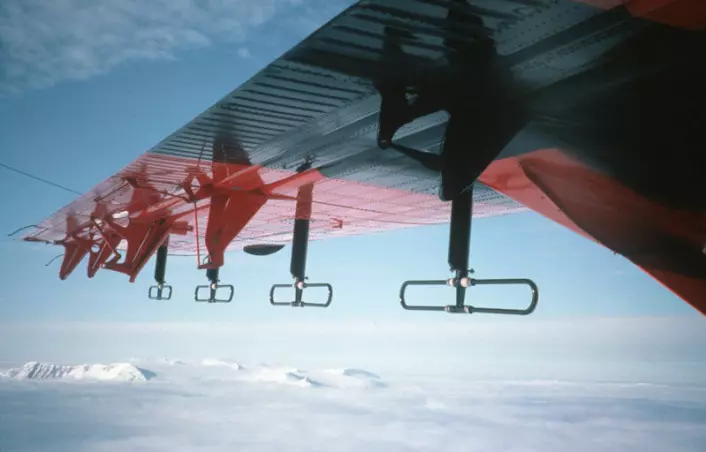 "Ved hjelp av radar og spesielle instrumenter montert under vingene, skal forskningsflyene kartlegge hele den gigantiske "fryseboksen" som gjemmer Gamburtsev-fjellene. (Foto: British Antarctic Survey)"