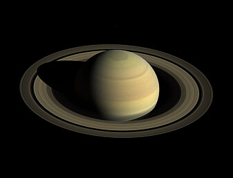 Er Saturns ringer lagd av en knust måne?