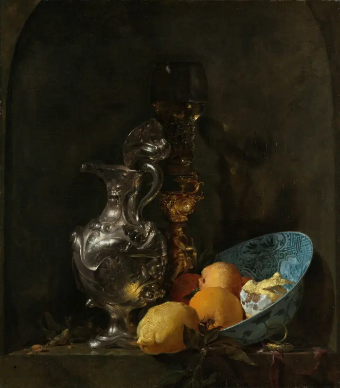Stilleben med sølvmugge og porcelensbolle (og sitron). Stilleben med sølvmugge og porcelensbolle (og sitron).