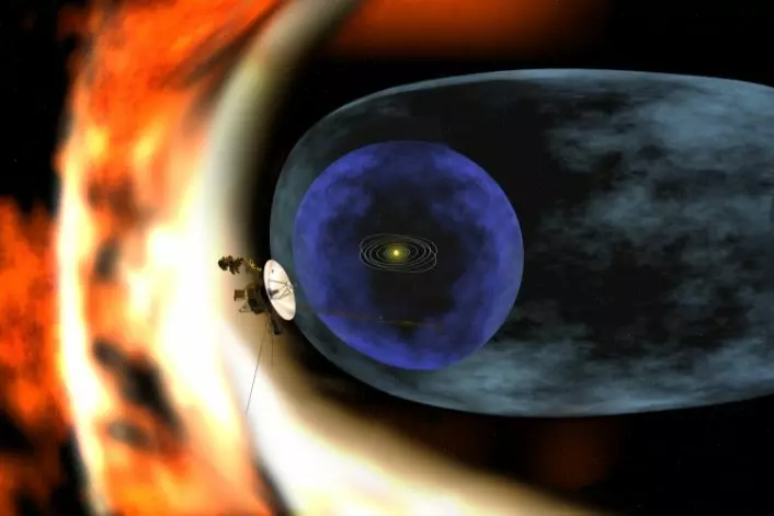 Illustrasjonen viser Voyager 2 som studerer heliosfærens ytre grense. (Foto: NASA/JPL)